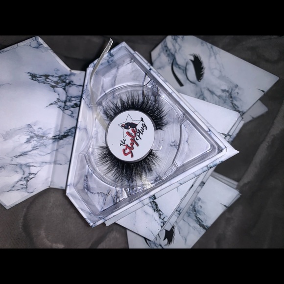 StylePlug Lashes - Picture 5 of 7